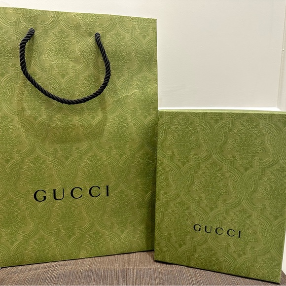 Authentic GUCCI gift box and matching gift bag - Picture 1 of 8